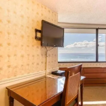 Marina Tower Waikiki-2